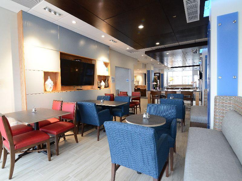 Holiday Inn Express & Suites Chicago North Shore - Niles By Ihg Luaran gambar