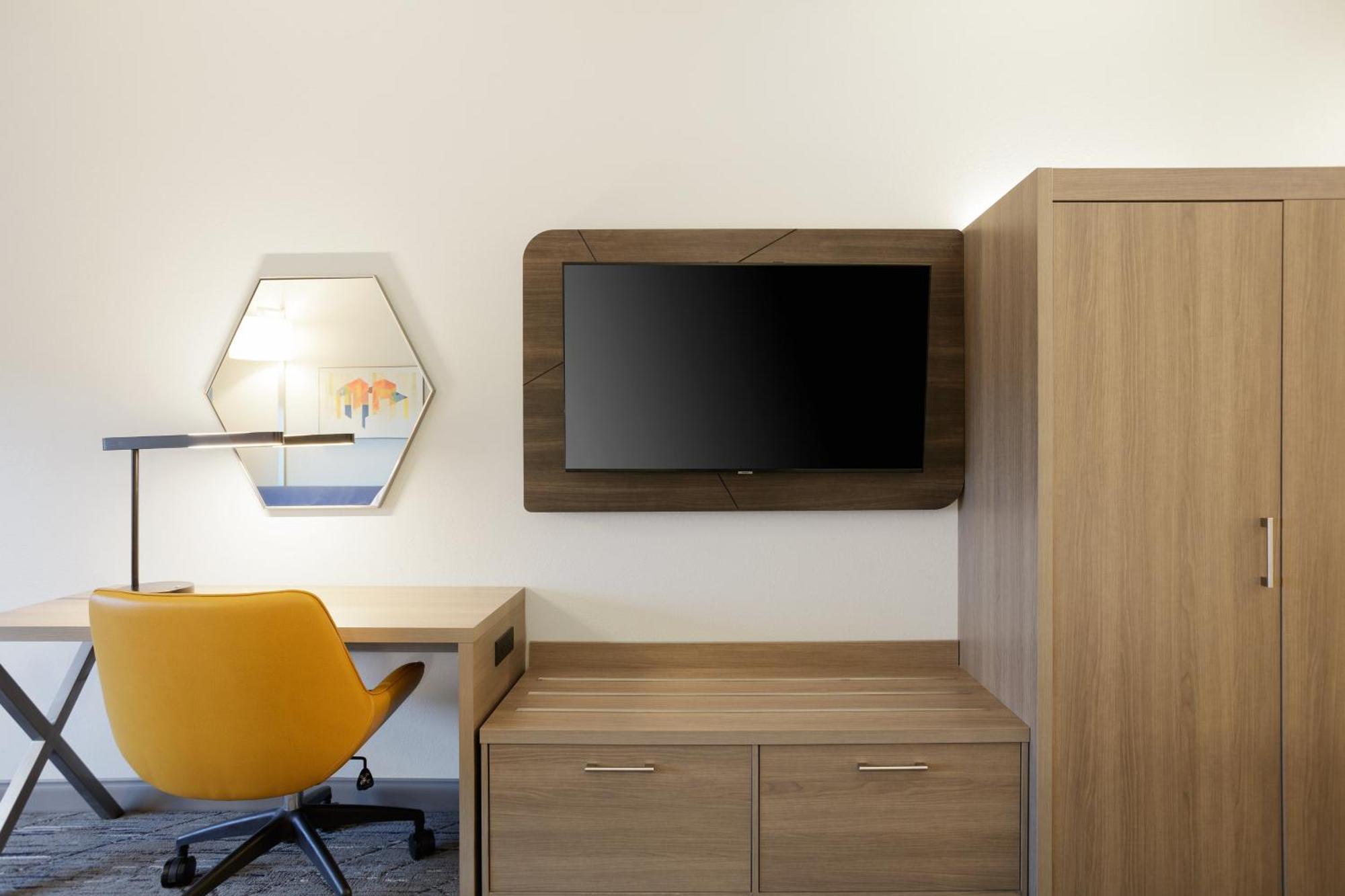 Holiday Inn Express & Suites Chicago North Shore - Niles By Ihg Luaran gambar