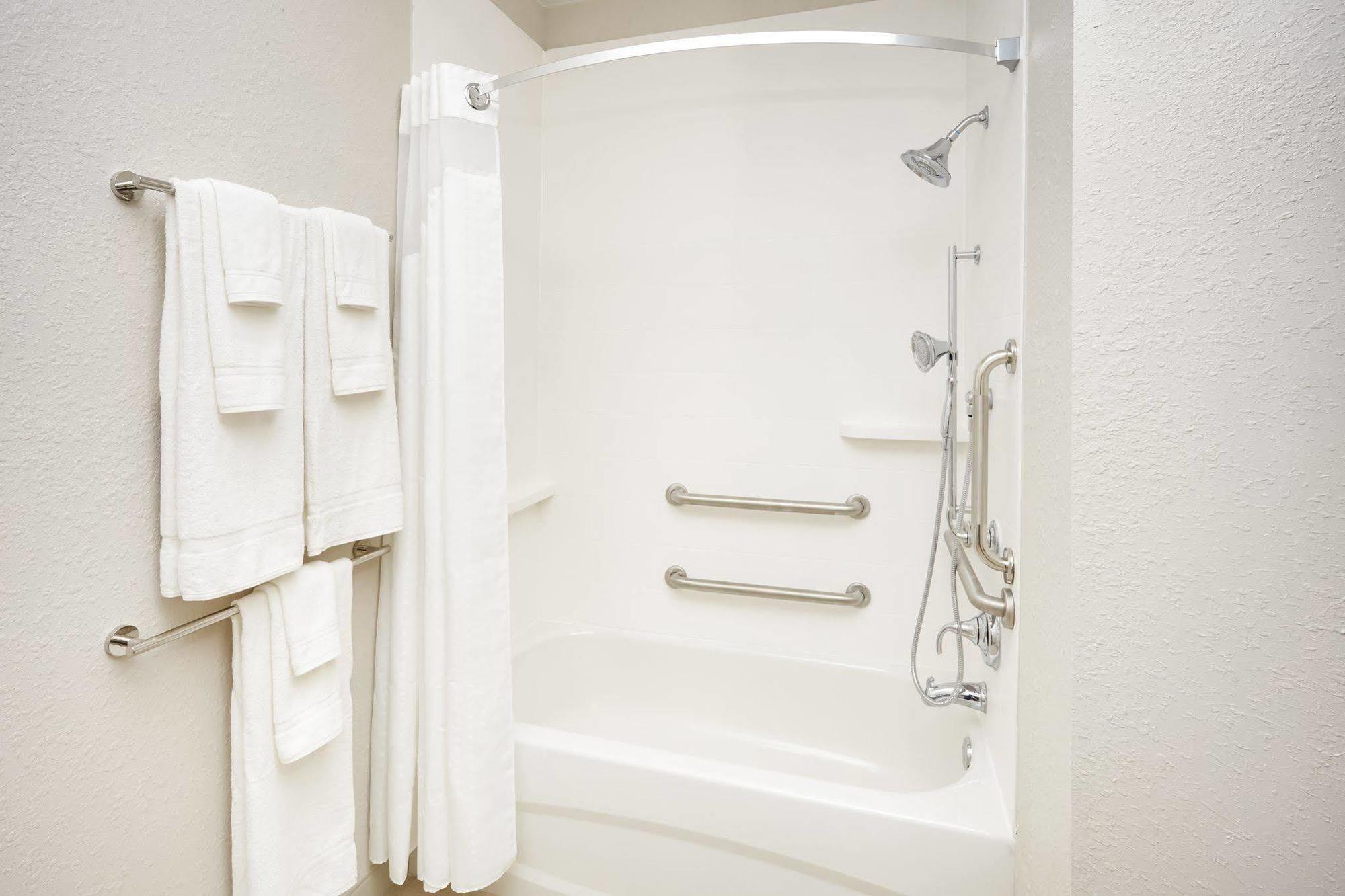 Holiday Inn Express & Suites Chicago North Shore - Niles By Ihg Luaran gambar
